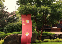 Tai-Chi-Banner im Japanischen Garten